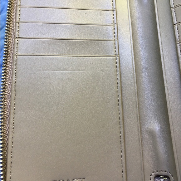 ❌SOLD❌ Coach Phone Wallet, NWT - Picture 7 of 11